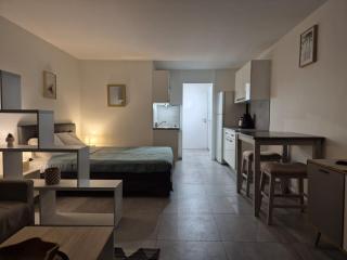 Beachfront apartment - - 9