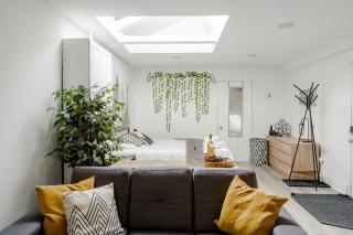 West House Private Garden Suite with Skylight - Brampton - 7