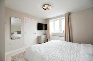 3 Bedroom Beautiful Home with Garden, AC, Hot Tub - Portsmouth - 3