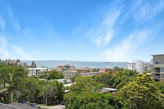 Spacious 2 Bedroom Apartment With Ocean Views - Caloundra - 9