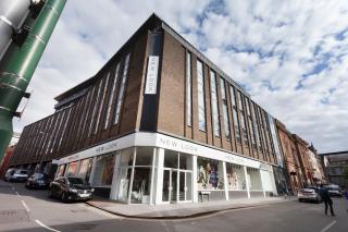 City Centre 2 Double Bedrooms Duplex Apartment with 6 Proper Beds - most Central Location, close to Victoria Centre Shopping Centre with Two Bathrooms and Kitchen in Thurland Street - Parking Five Pounds a Day, Cars and Vans - Nottingham - 4