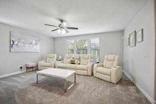 Tampa Private Home, Game Room, Theater Room & more! Close to attractions and beaches! - 7