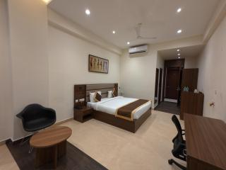 Neelam Orchid - 7