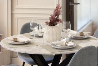 FIRST CLASS 2BR Breathtaking Beach Views - Dubai - 3