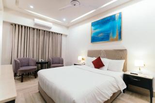 Shelton Rezidor Hotel Dera Ismail Khan, - 1