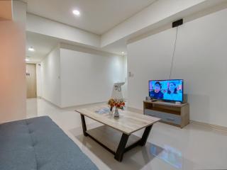 Simple 2BR at Meikarta Apartment By Travelio - 5