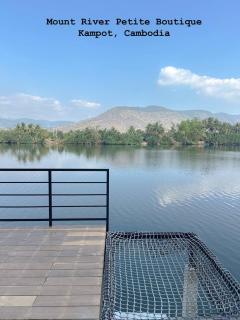 Mount River Petite Boutique - 2