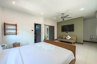 V161 4BR Heart Of Rawai, Large Pool , Pool Table - Strand Rawai - 2