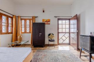 1 br Stay Enclosing the Mountains Nivriti Cottage by RoamHome - Bhikia Sain - 6