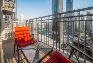 Chic 1-Bedroom Haven in Standpoint A Tower, Downtown Dubai - 4