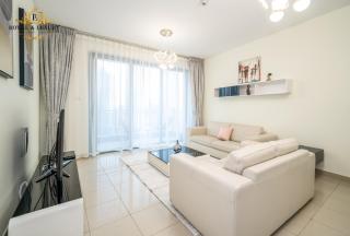 Chic 1-Bedroom Haven in Standpoint A Tower, Downtown Dubai - 0