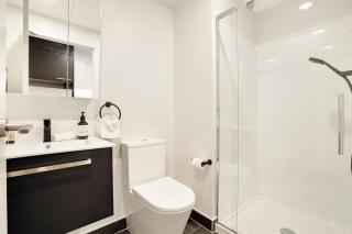 Stunning Architecturally Designed Studio in CBD - Pool Gym Sauna - Auckland - 4