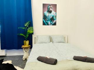 Bp-est Corvin - Budapest - 1