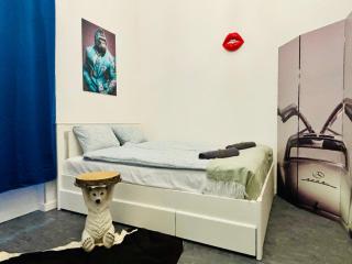 Bp-est Corvin - Budapest - 2