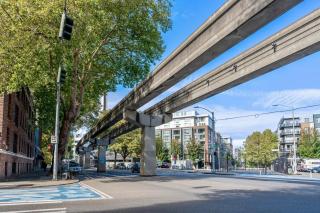 Rooftop w Space Needle View - Free Garage Parking - Seattle - 7