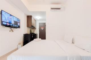 Restful and Warm Studio Serpong Garden Apartment By Travelio - 7
