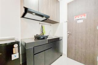 Restful and Warm Studio Serpong Garden Apartment By Travelio - 4