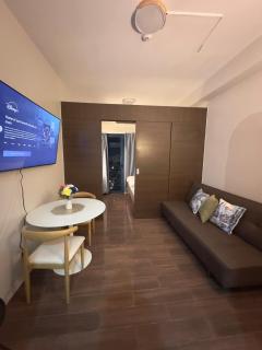 Comfy Makati Condo Wifi, Netflix and Disney - 4