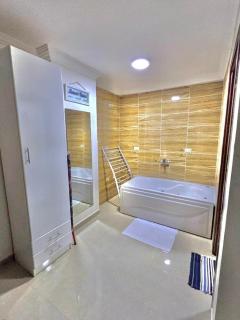 Fanta Sea Studio with private jacuzzi - Al Ahyaa - 5