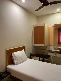 Vijey Hotels - Tiruchirappalli - 7