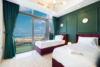 5 Star Living Burj Khalifa Infinity Pool Gym Spa - 3