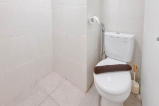 Comfortable and Homey Studio Room at Barsa City Apartment By Travelio - 2