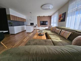 Moderný apartmán s terasou - Prievidza - 8