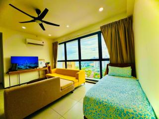 Premium Five queen bed luxury 2BR suites infinity pool netlfix - Jelutong - 0
