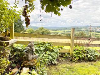 Rare & Breathtaking View With Secret Garden Bar - Horsforth - 7