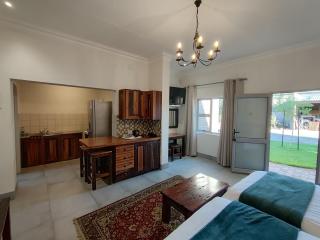 Birds Mansions Hotel - Keetmanshoop - 1