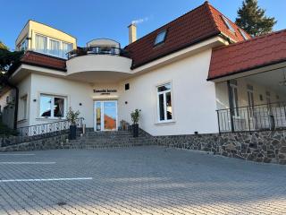 Zámocká koruna u Hoffera - Nitra - 1
