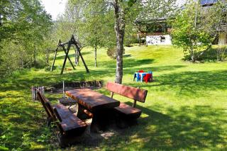 Naturidyll am Fluß - Ferienhaus Albmatte - großer Garten zum grillen und entspannen-direkt neben dem Radon Revitalbad mit Sauna und Thermalbecken - St. Blasien - 6