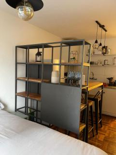 Comodo monoambiente bien ubicado en Cordon - 9