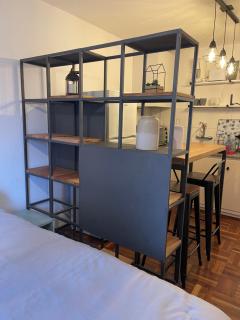 Comodo monoambiente bien ubicado en Cordon - 7