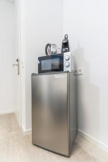 Private room #1 with King Size, ground floor, AC, only 2min to RAB - 6