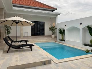 The R Villa Bratan - Canggu - 9