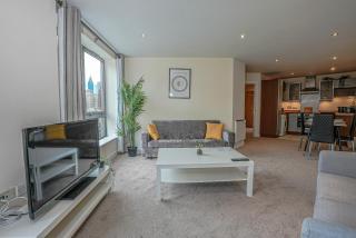 Premium City Apartment with Parking - 5