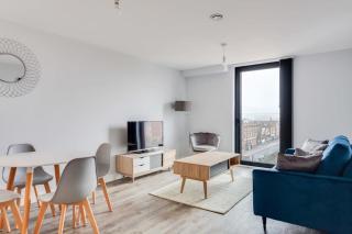 Fabulous 2 Bed Flat Central Birmingham - 9