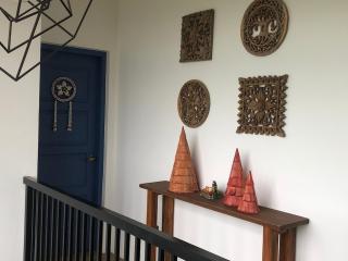 Bale Aida Cozy 4BR hse in Camaya Coast - Mariveles - 2