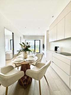 NEW Modern, River View Apartment near Prague City Center - Praga - 5