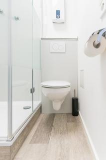 Private room #3 with Queen size, ground floor, AC, 2min to RAB - Ramstein-Miesenbach - 5