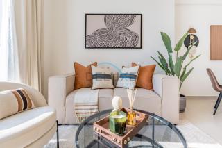 Cozy 1BR with Balcony in Binghatti House, Jumeirah Village Circle by Deluxe Holiday Homes - 4
