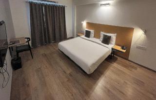Palette Magarpatta Near Season Mall - Mundhva - 3