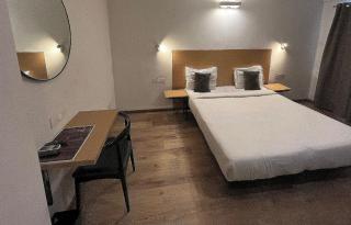 Palette Magarpatta Near Season Mall - Mundhva - 2