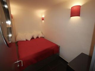 4EGA41 Superbe F3 en duplex rénové - centre ville - Collioure - 2