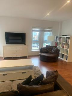 Spacious Central Penthouse Apartment With Parking - Manchester - 8