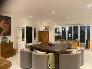 8 Sleeper, 4 Bedroom Home in Franschhoek - Franschhoek - 2