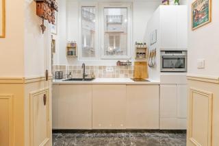 Refurbished Haussmannian apartment - Paris - 5