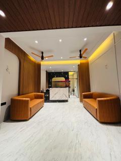 Hotel Royal Retreat - Shirdi - 4