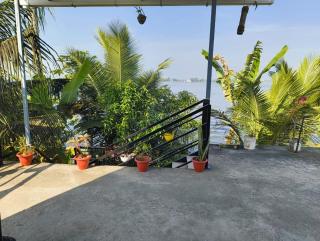 Kathoo's Lakeview Homestay - Alleppey - 0
